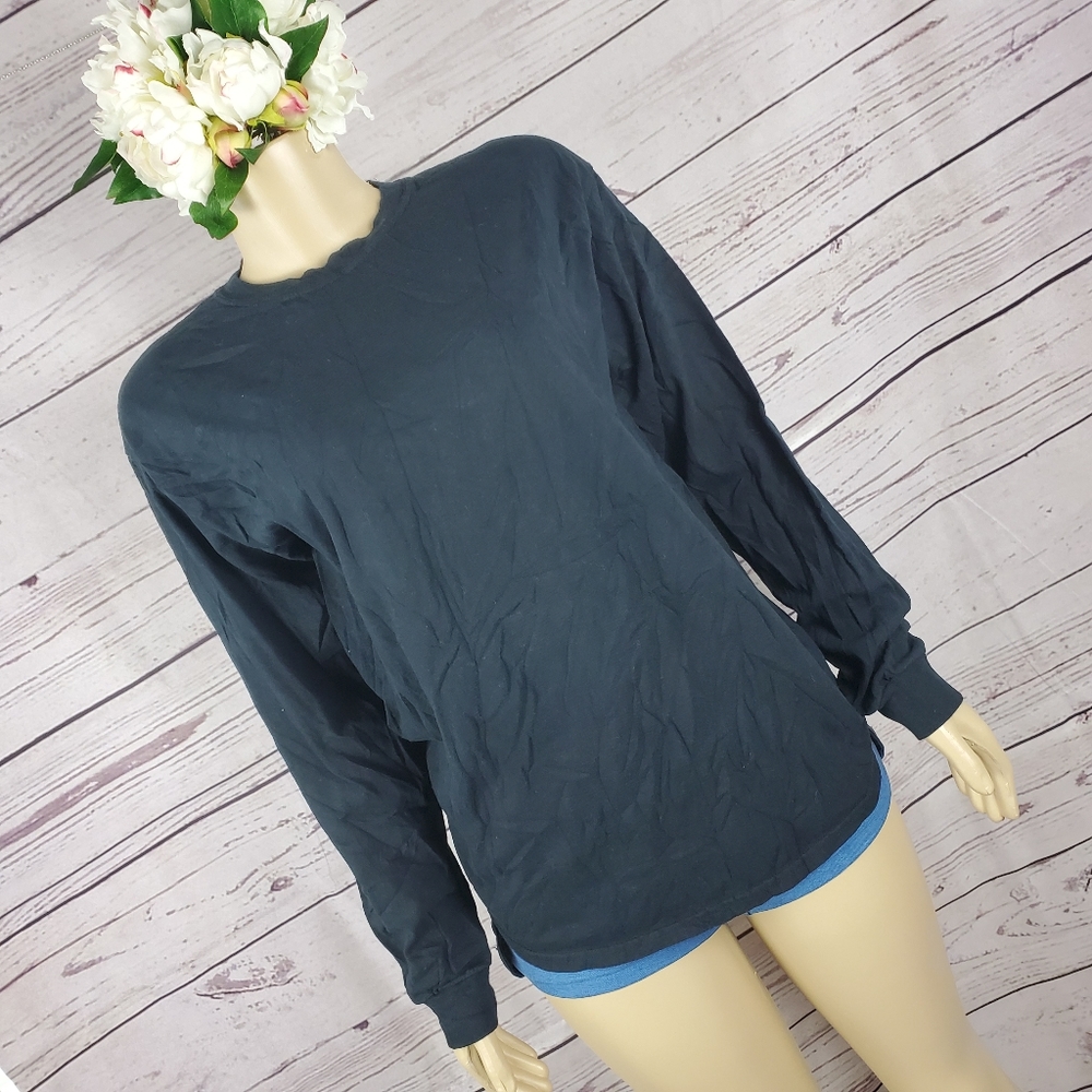 Gildan Medium Black Long Sleeve Shirt – Casual Basic Everyday Tee - Picture 5 of 7
